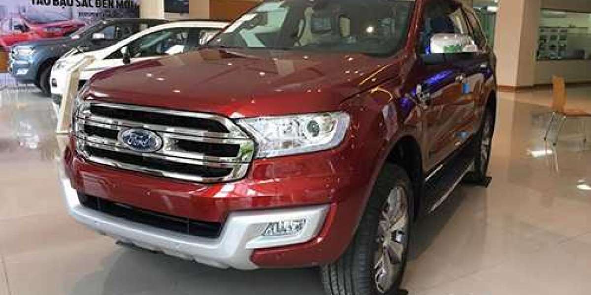 Ford Everest tại đại lý giảm giá tới 130 triệu đồng?