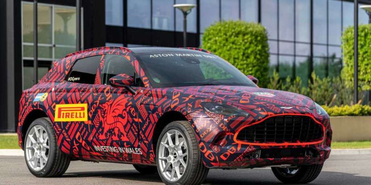 Aston Martin đưa các đối thủ về thử nghiệm cùng SUV đầu tay DBX