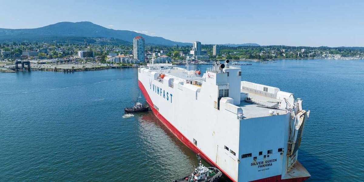 VinFast VF 8 đầu tiên cập cảng Canada