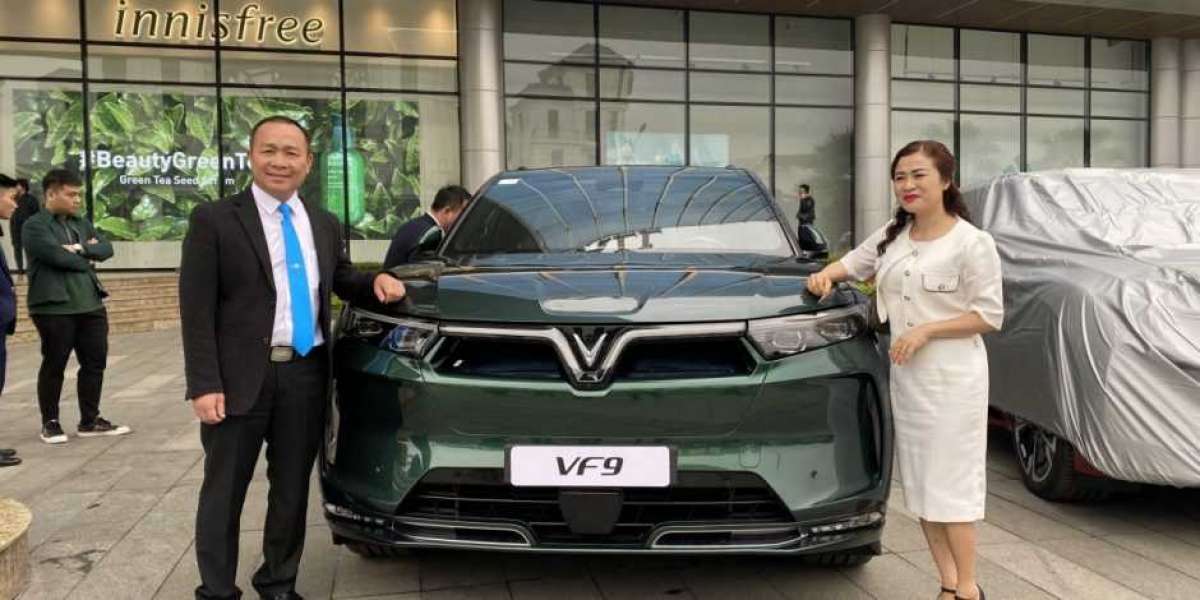 VinFast bàn giao lô xe VF 9 đầu tiên