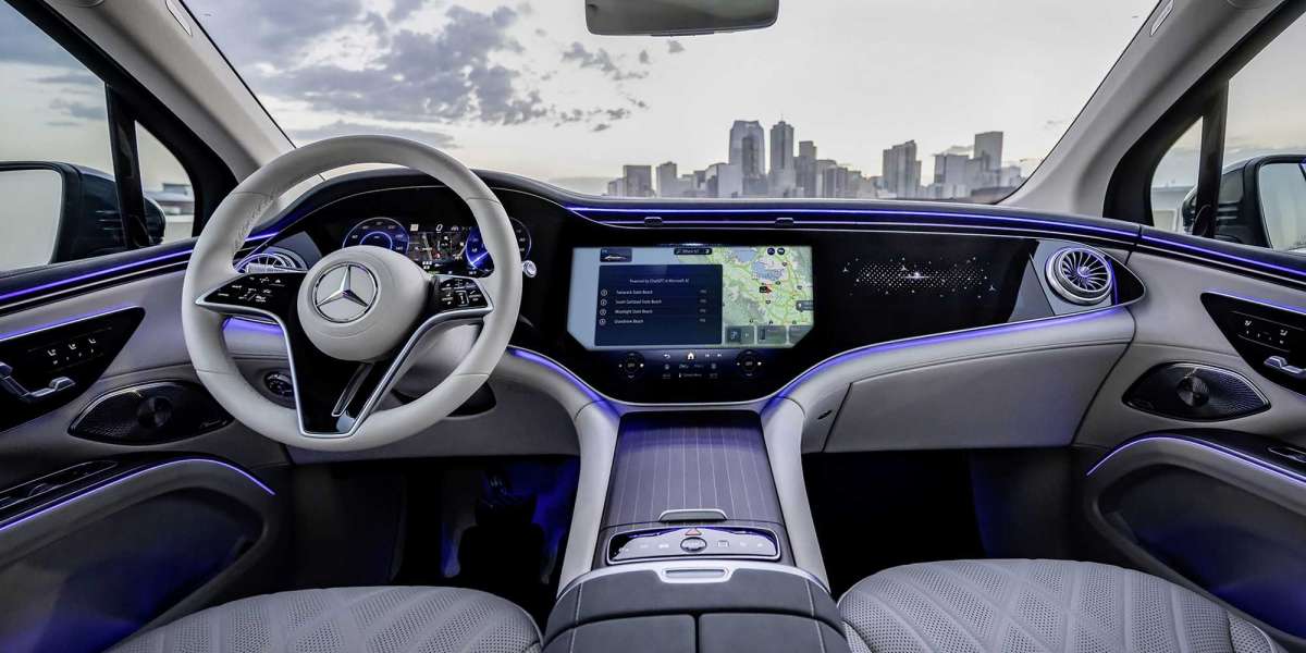 Mercedes và ChatGPT hợp tác để tạo sự kết nối mật thiết giữa ô tô và hành khách
