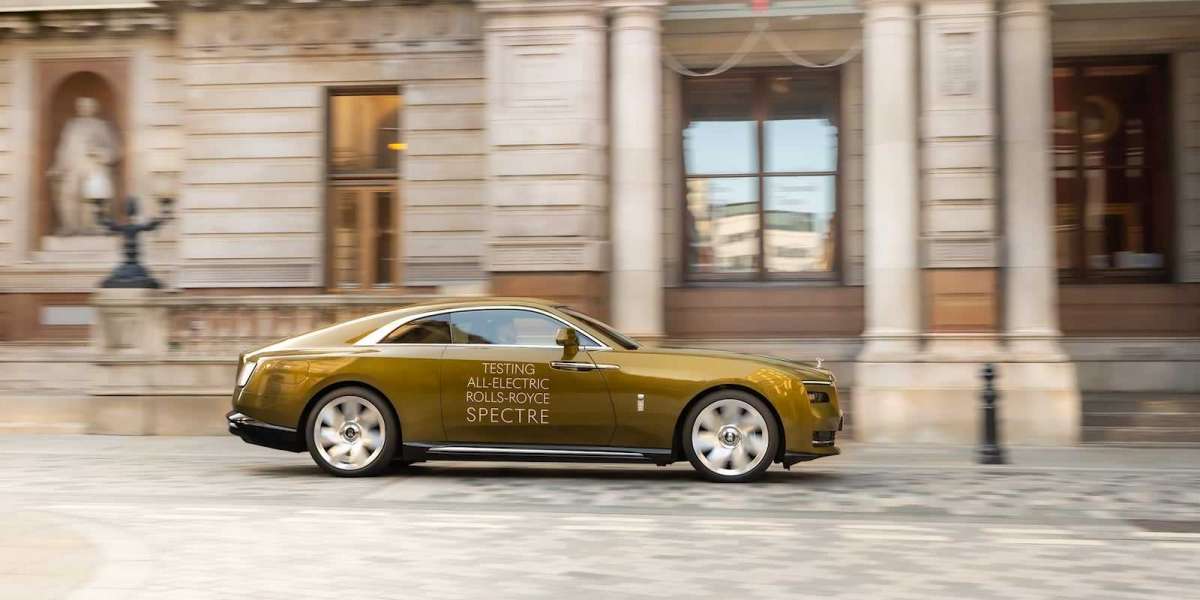 Rolls-Royce Spectre hoàn thành thử nghiệm trên khắp thế giới, chuẩn bị ra mắt vào cuối năm nay