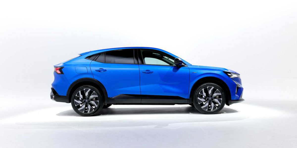 Renault giới thiệu SUV hàng đầu mới, đạt công suất lên đến 296 mã lực