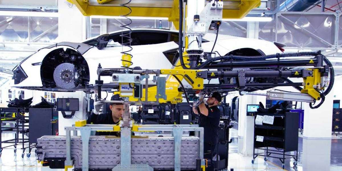 Lamborghini Revuelto cháy hàng đến năm 2025