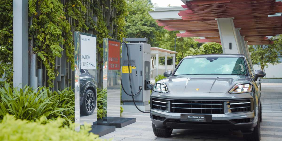 Porsche Cayenne 2024 chính thức ra mắt Việt Nam: Đẹp hơn, mạnh hơn, hiện đại hơn và đắt hơn!