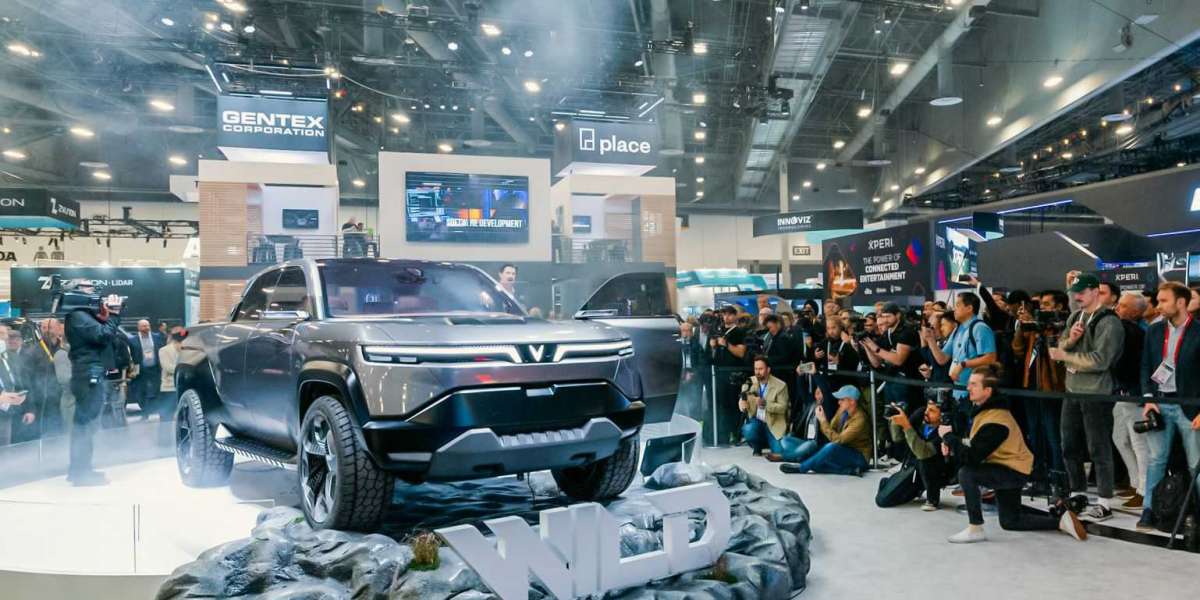 Khách quốc tế ấn tượng với dàn xe điện thông minh của VinFast tại CES 2024