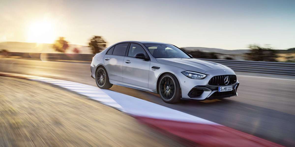 Mercedes-Benz Việt Nam chính thức phân phối C63 S E-Performance
