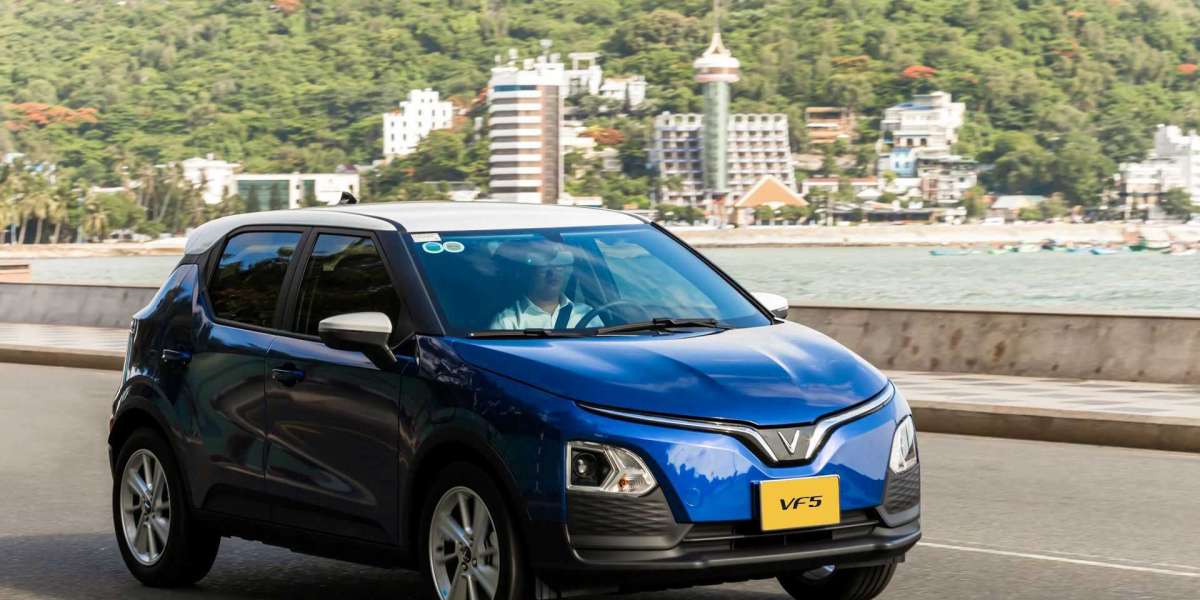 Tài xế xe điện: ‘1 vốn 4 lời’ khi chạy dịch vụ bằng VinFast VF 5 Plus