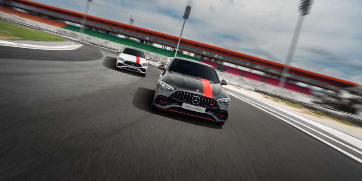 Mercedes tung ưu đãi khủng cho các dòng xe tại Việt Nam