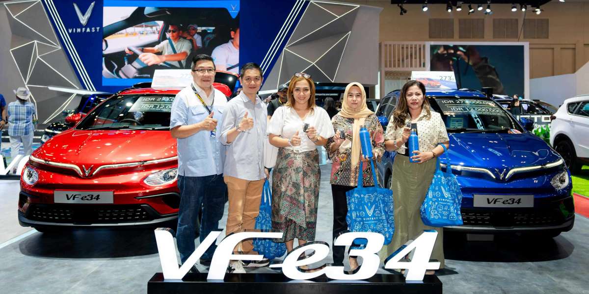 VINFAST BÀN GIAO LÔ SUV ĐIỆN VF e34 ĐẦU TIÊN TẠI INDONESIA