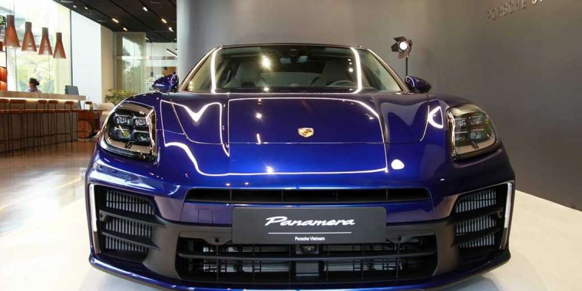 Panamera mới đã có mặt tại Việt Nam, giá từ 6,42 tỷ đồng