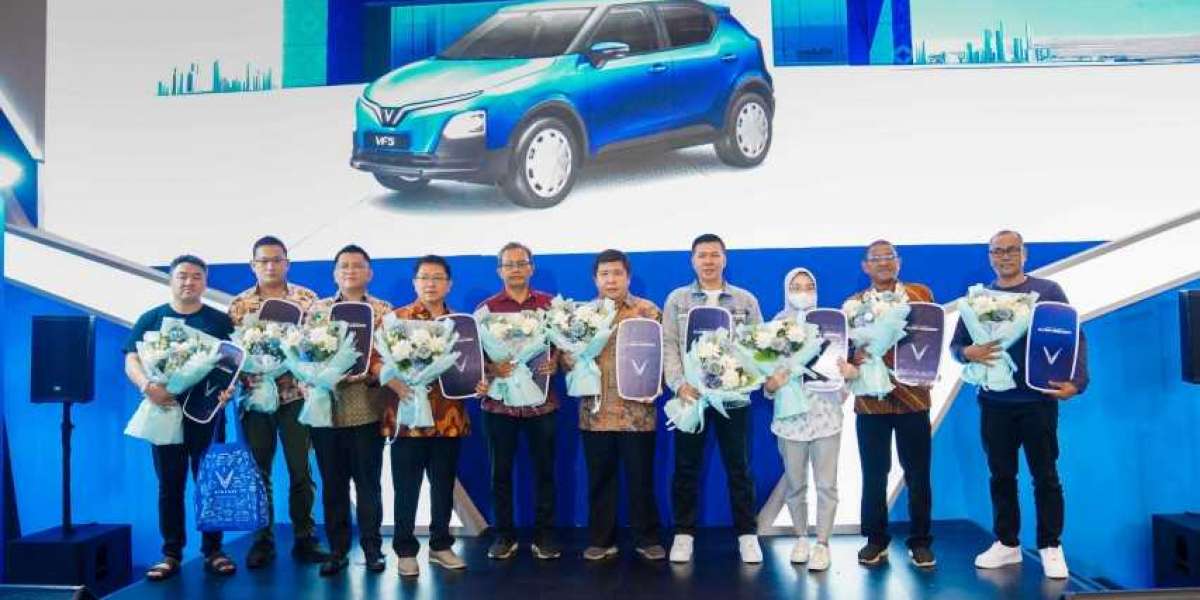 VinFast bàn giao ô tô điện VF5 tại Indonesia