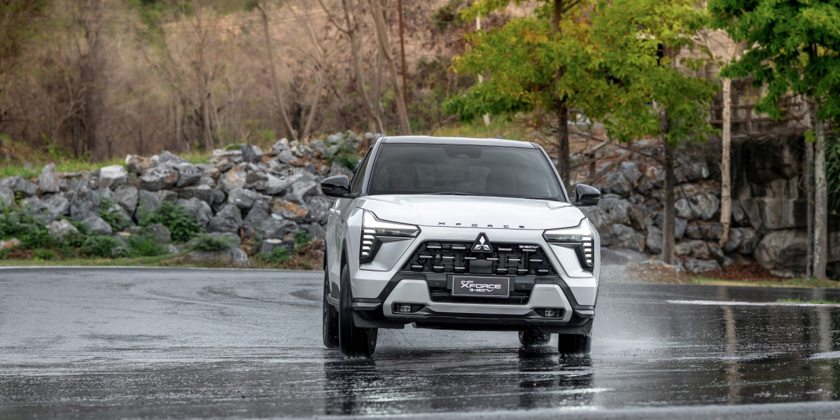 Mitsubishi Xforce hybrid "uống" chỉ 4,1 lít xăng/100km, đắt hơn Yaris Cross