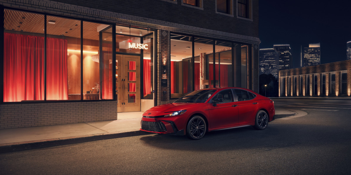 Toyota Camry đã trẻ lại còn cá tính với phiên bản "Bóng đêm”