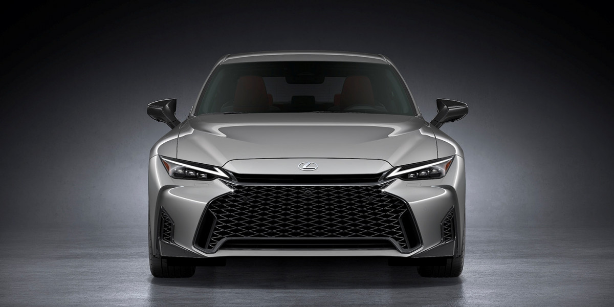 Lexus IS đón bản facelift thứ ba dù gần 13 năm tuổi, gây thất vọng vì giống... Toyota