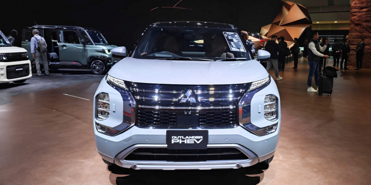 [JMS 2025] Mitsubishi Outlander PHEV: 302 mã lực, chuẩn "sang" nhưng khó về Việt Nam