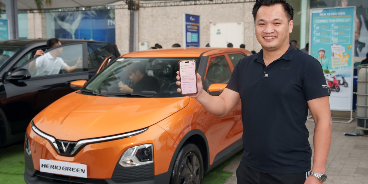 Càng chạy càng lời, tài xế dịch vụ rộng đường tiết kiệm chi phí với VinFast Green