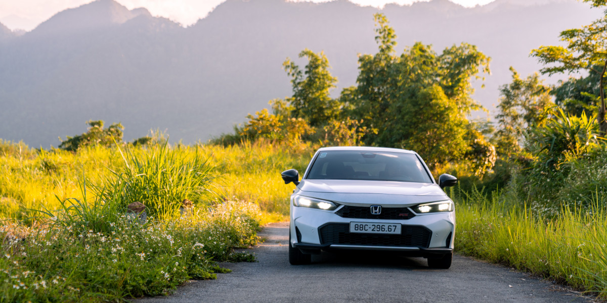 Honda Civic Hybrid giảm tới 140 triệu đồng: Mạnh hơn BMW nhưng phải đánh đổi điều quan trọng này