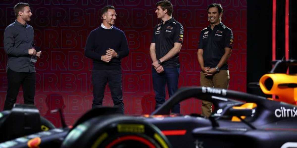 Max Verstappen kí hợp đồng kỉ lục trị với đội đua F1 Red Bull Racing