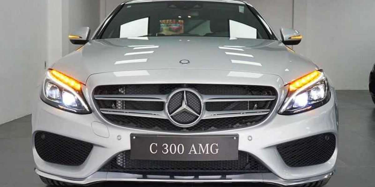 Mercedes-Benz triệu hồi gần 1.700 xe C-Class và E-Class lắp ráp tại Việt Nam