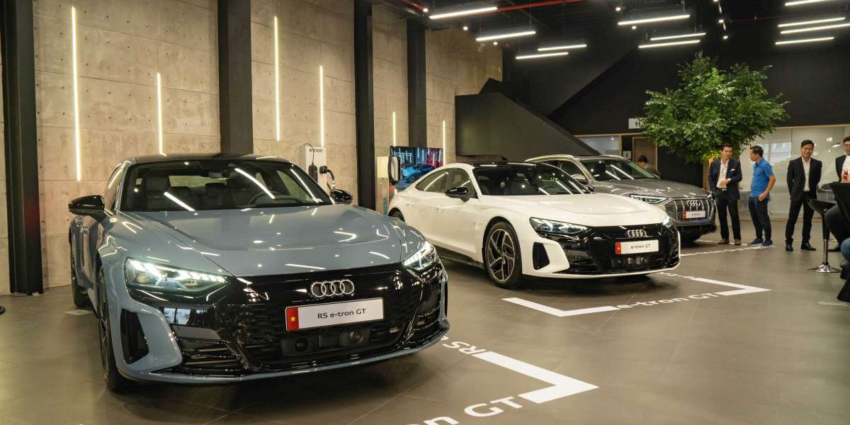 Audi Việt Nam giới thiệu mô hình Audi Charging Lounge, đồng thời chính thức vén màn Audi RS E-tron GT.