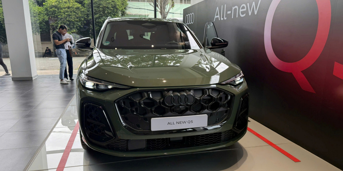 Audi hé lộ Q5 thế hệ mới: 3 màn hình OLED "khủng", thêm loạt tính năng ADAS, đối đầu GLC, X3 từ năm 2026